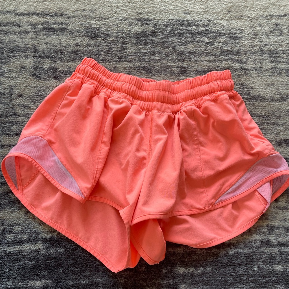 Lululemon hotty hot shorts size 6